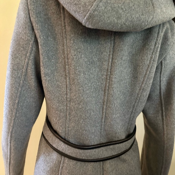 Winter coat by Soia&Kyo with convertible details. Size 4 - Picture 12 of 16